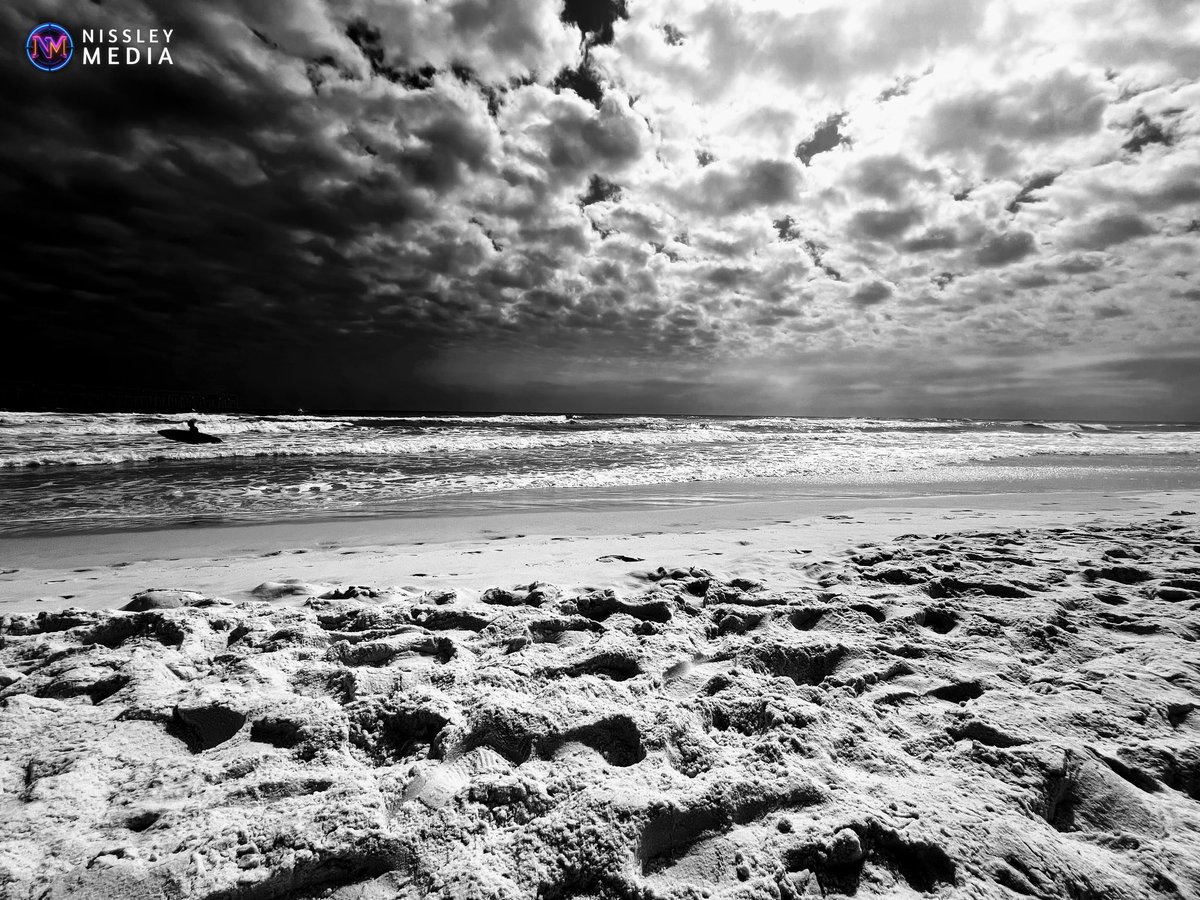 goosenissley's tweet photo. This is somehow not snow ❄️. It is sand. I know this appears to be a blatant fib. But ya gotta believe! #pensacola #pensacolabeach #whitesand
https://t.co/doaockrNmL https://t.co/VHzvuVe8jk