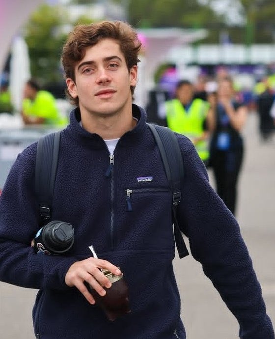 🚨 ¡FRANCO COLAPINTO LLEGÓ AL PADDOCK EN AUSTRALIA!

Ya anda paseando con el mate bajo el brazo de cara al finde 🔜🇦🇺