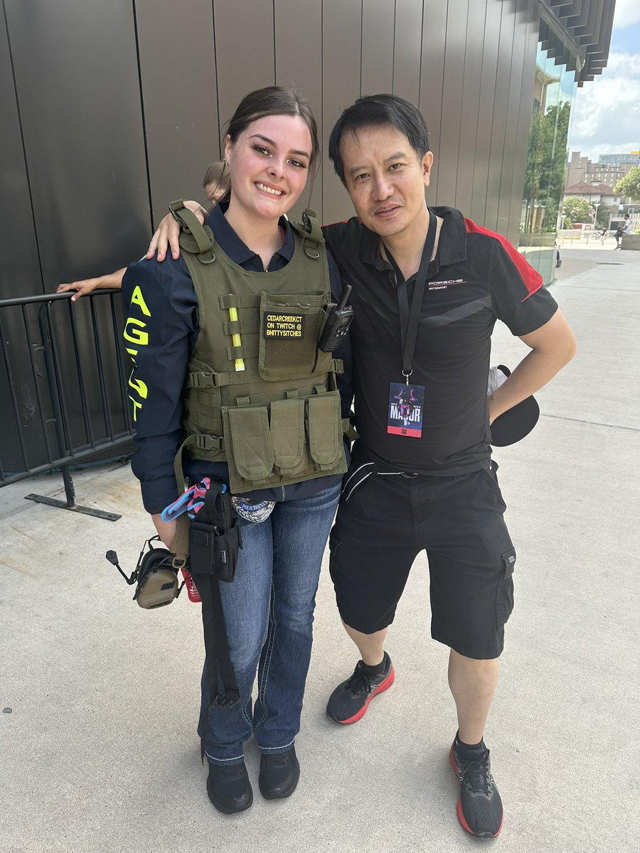 bhittycs tweet media