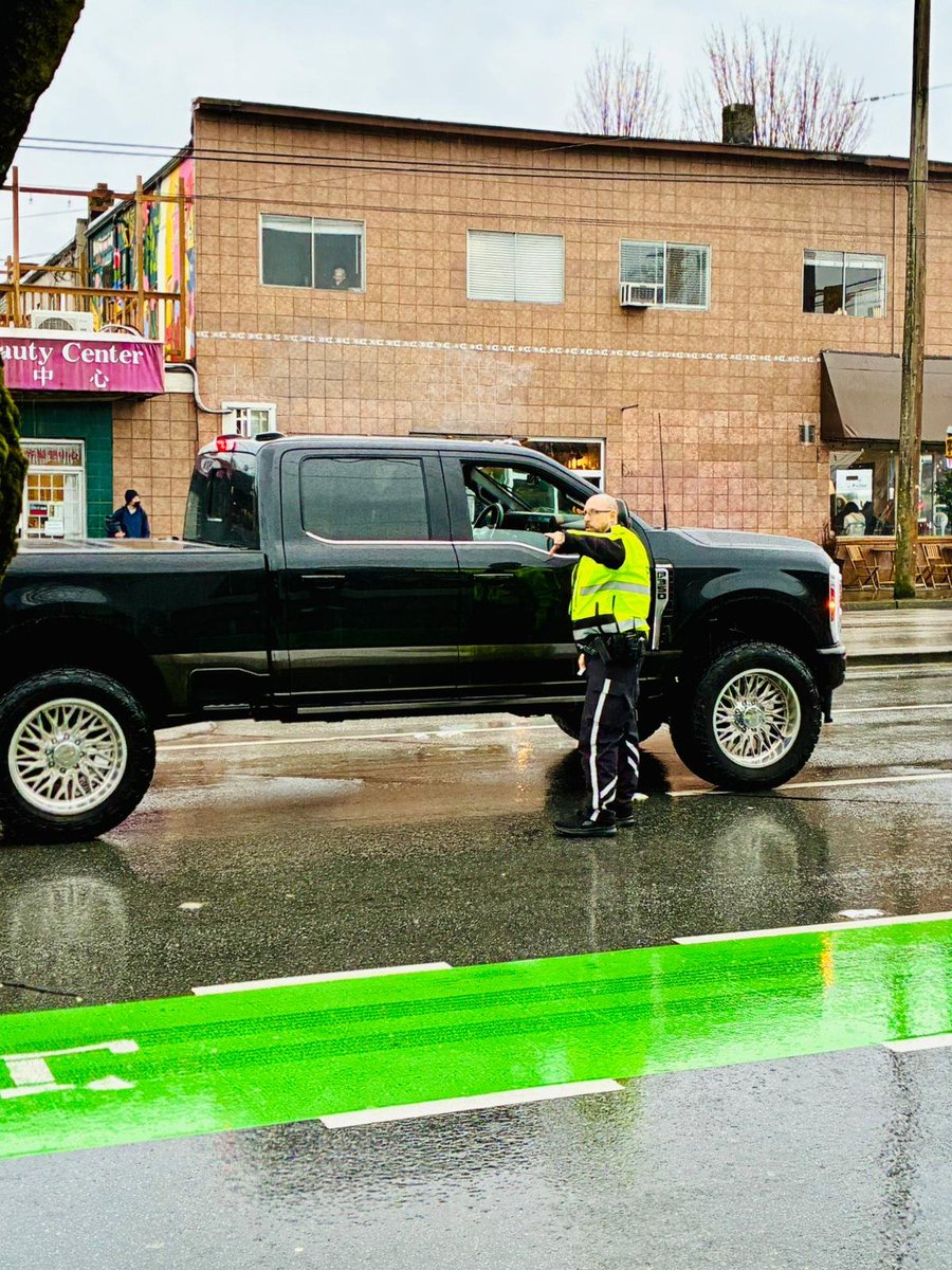 VPD Traffic Section tweet media