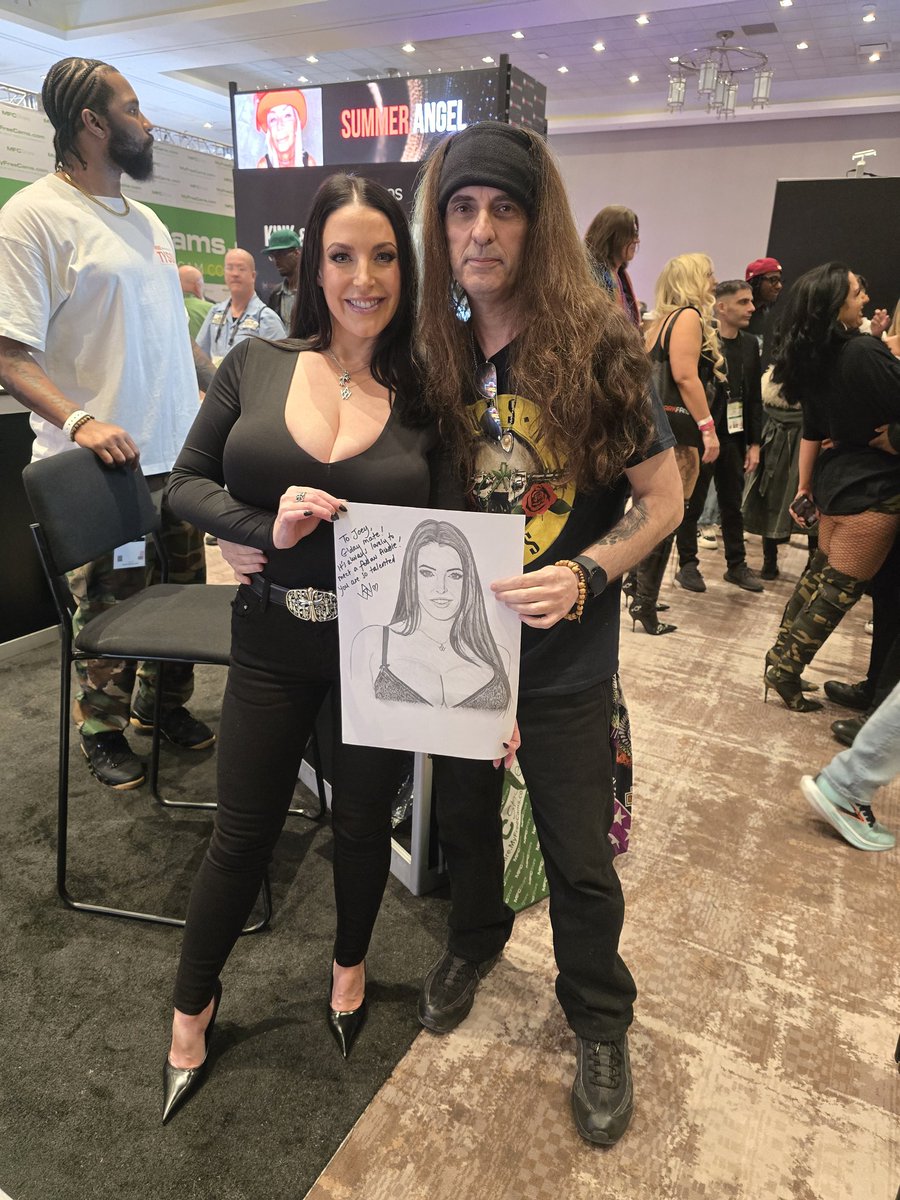 JoeyParlato's tweet image. G'day mate, Happy Birthday Angela, l know it's a little early but that's what happens when you live on the other side of the world. Enjoy your special day 🎂🎉🥳💖🇦🇺 @ANGELAWHITE #happybirthday #surprise #birthdaycake #celebratingday #bestwishes #enjoyinglife