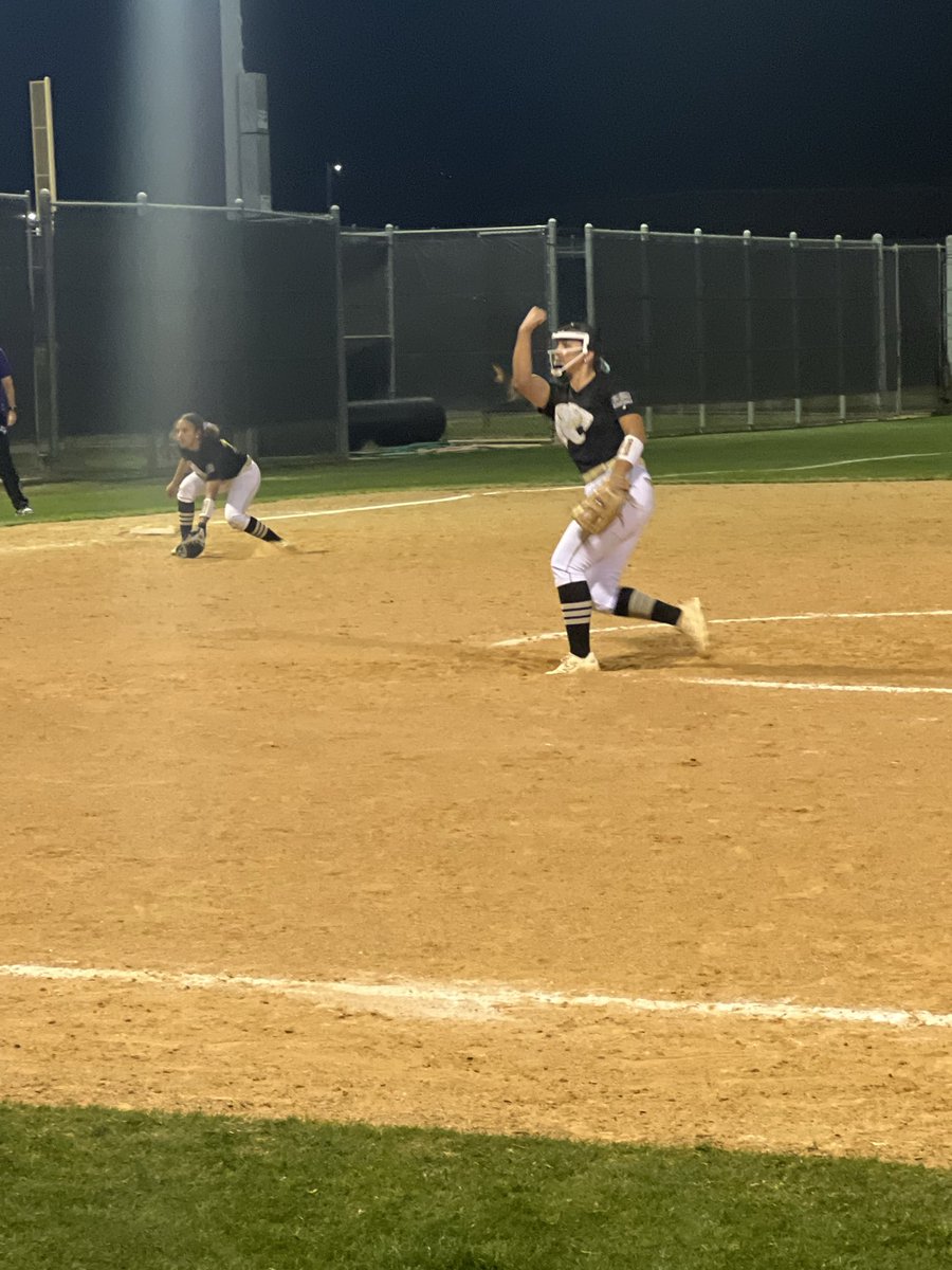 KISDAthletics's tweet photo. @FossilRidgeKISD Softball with the W tonight over Granbury in 5-5A 🥎 !! @KellerISD @dfwvarsity @SportsDayHS https://t.co/NecvlgBwXv