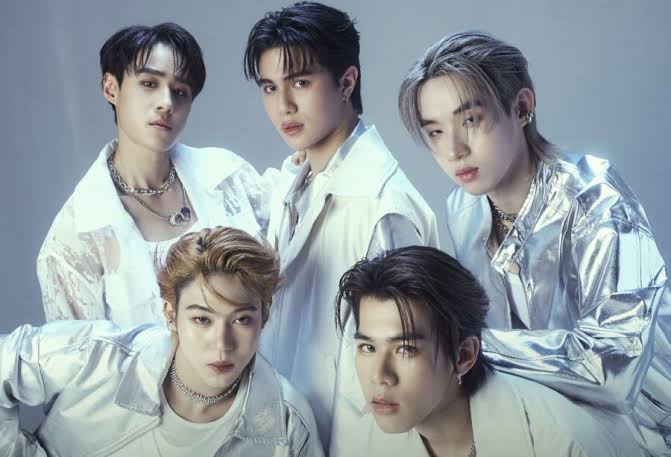 CrMuny's tweet photo. @StatsPollAwards I Vote #LKYN for Most Influential Artist 2025 
♡
#StatsPollAwards
#MostInfluentialArtist2025 https://t.co/xm5kuau15D