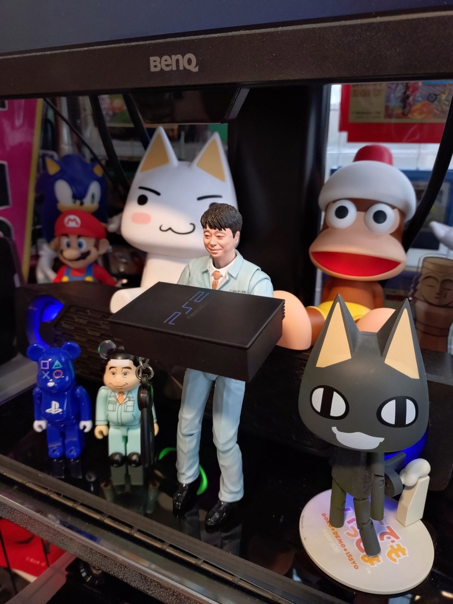 hachiroutaspla3's tweet image. 2000年3月4日、プレイステーション2発売。
今年で26周年！おめでとう🎂🎊🎉✨
PS2ソフトの他、PS1のソフトも互換性があり（一部のソフトは正常に動かないのもあるが）DVD再生機としても大活躍したハード。
PS2本体でしか遊べないタイトルも沢山あるしこれからも大事に使用しよう☺️
#PlayStation2