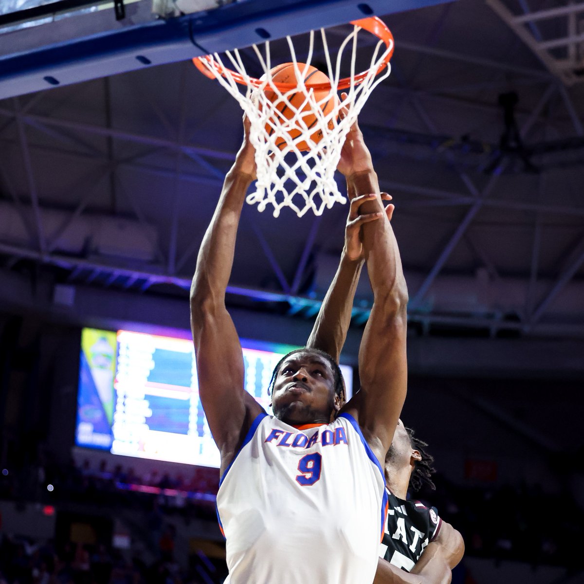 RUEBEN DOUBLE-DOUBLE 🚨

his 18th double-double this season which ties the 50-year-old Florida record