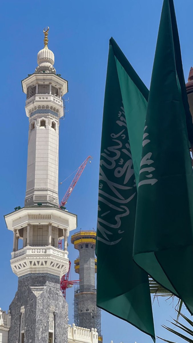 Arr__305's tweet photo. راس الخميني سقط يا راس تنوره
يفداك راسه، و تاريخه، و كرسيّه

وأنتي سقط دون حدك شرخ ماصوره
حديدةٍ من مصد الجيش عاديّه

تبجحي في ذرى سلمان أخو نوره
و ولي عهده وقوات السعوديّة..🇸🇦 https://t.co/kukOoTaqHe