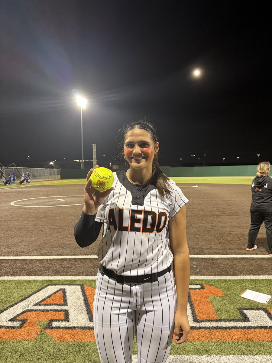 Ladycat Softball tweet media