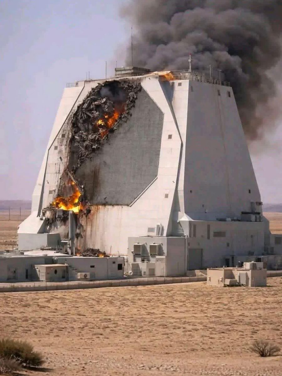 yaxandiou's tweet image. USA - Iran : Il s'agit du plus grand radar d'alerte précoce américain du Golfe, d'une portée de 5 000 km et d'un coût de 1,1 milliard de dollars.

Il surveillait tout le Moyen-Orient… et il a été bombardé par l'Iran.

📸 Illustration (DR)

#Linfodrome