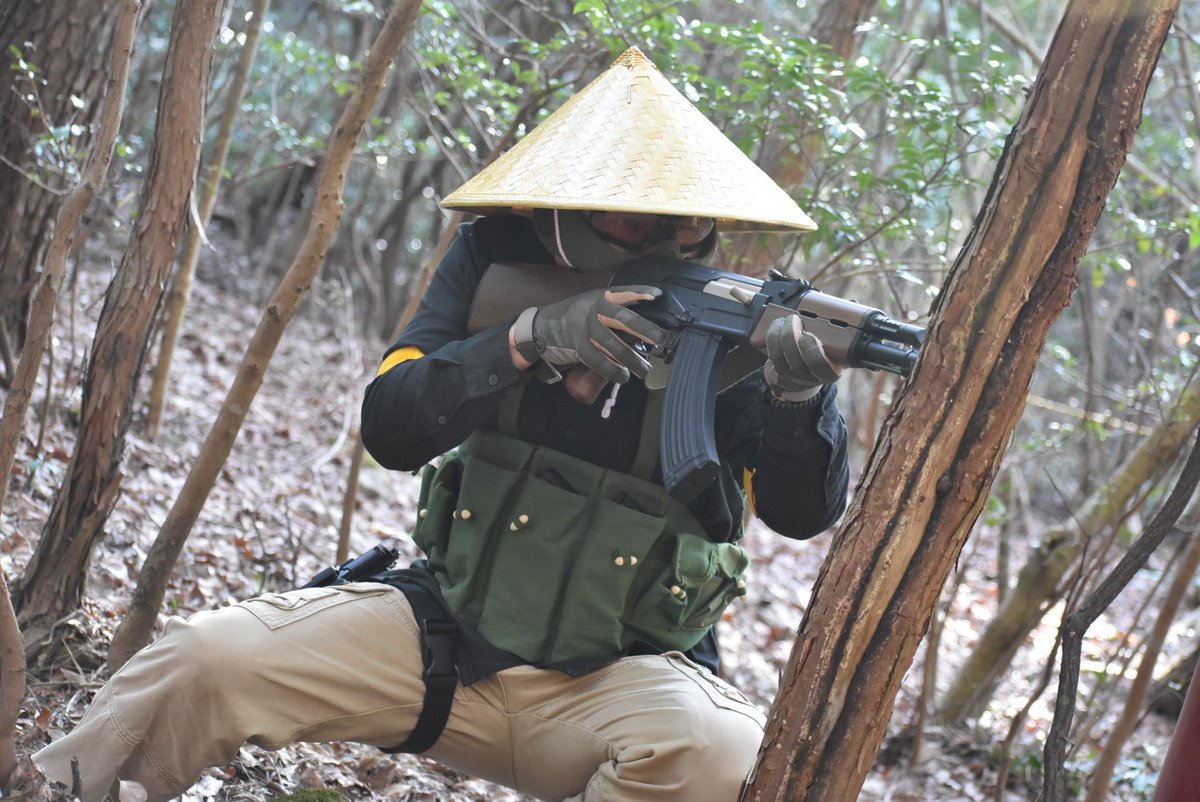 八九式 tweet media