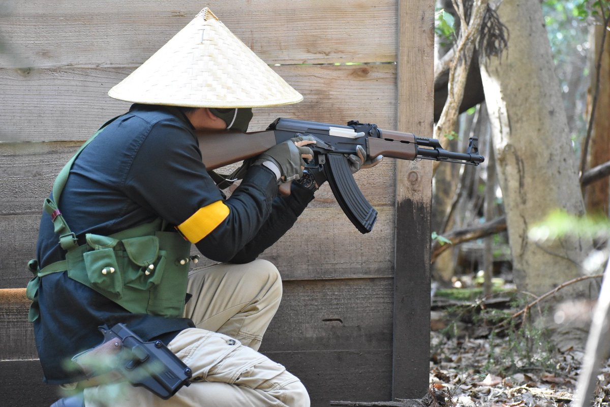 八九式 tweet media