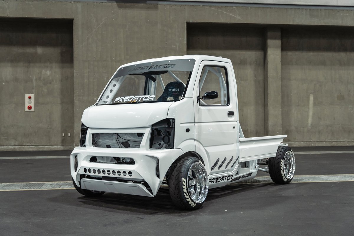 STREETCHIC tweet media