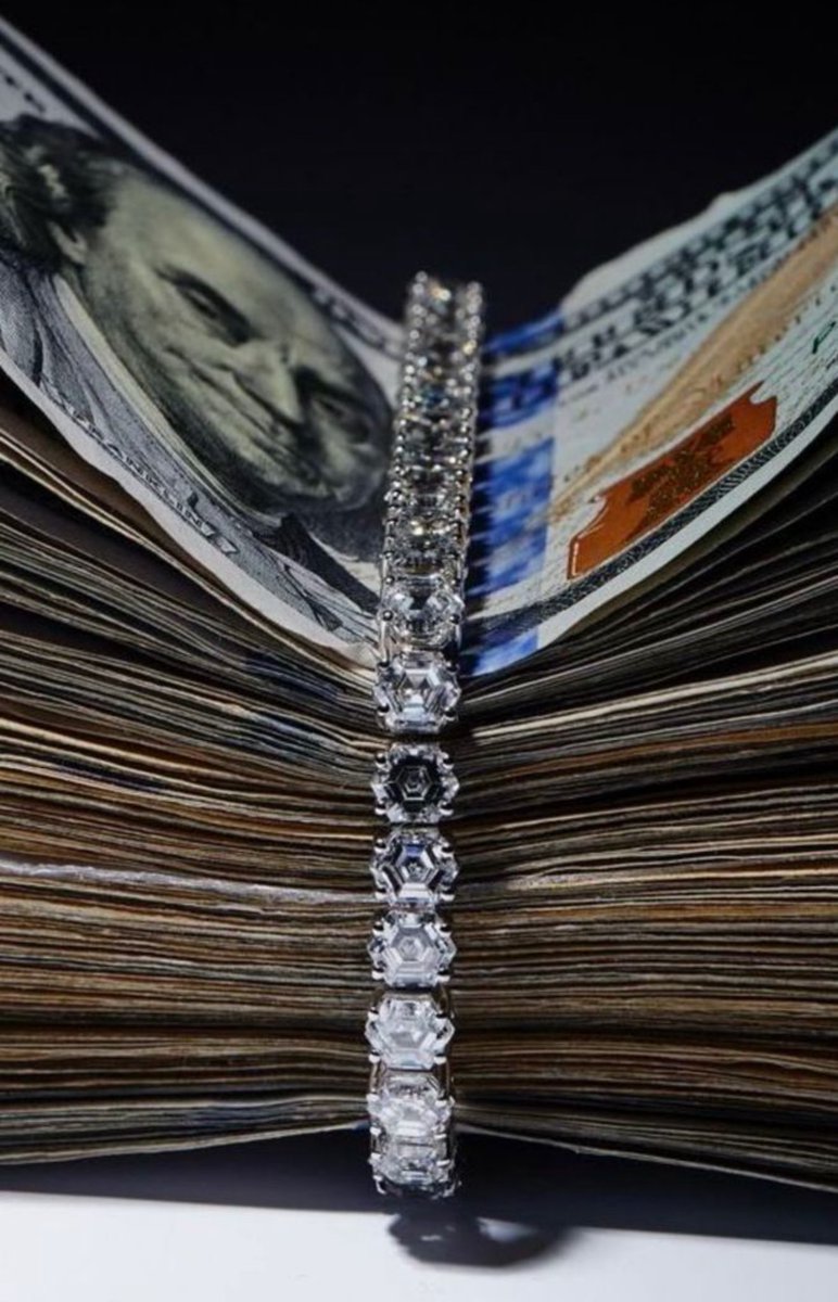 Album Aura 💿 tweet media