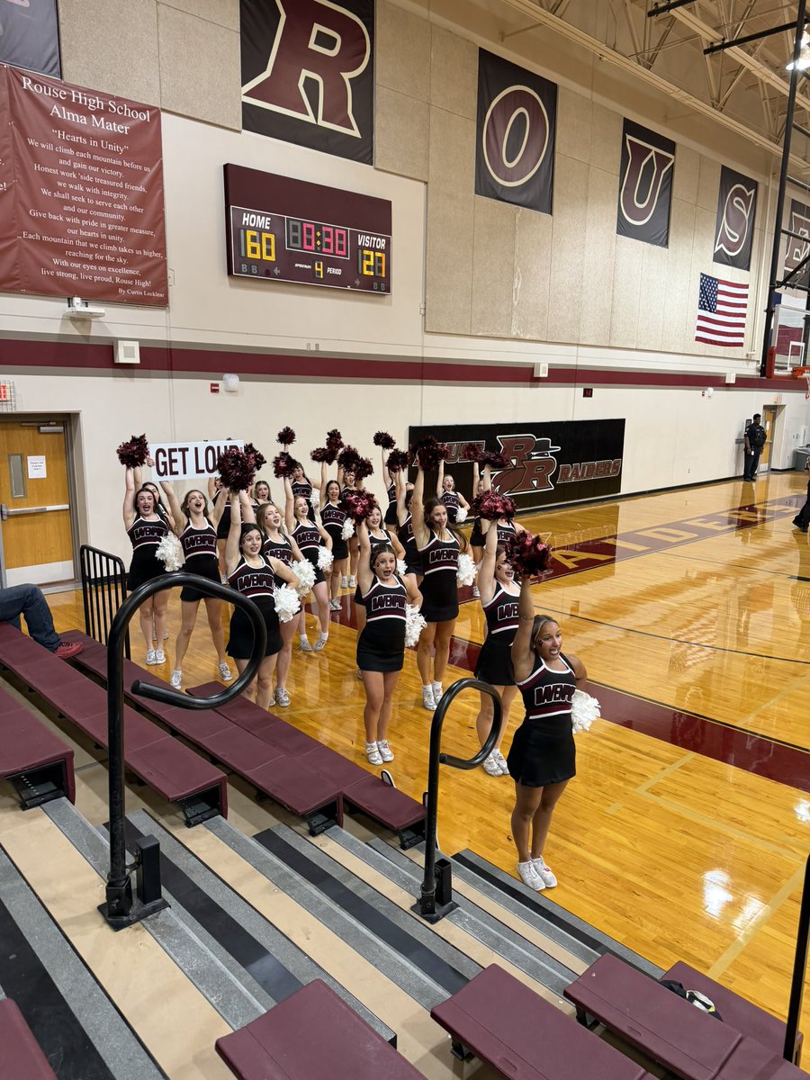 Davenport HS Cheer & Mascot tweet media