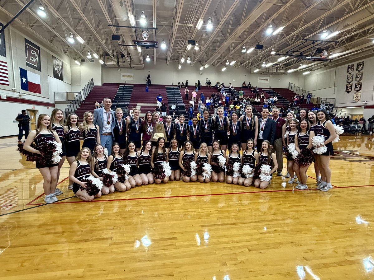 Davenport HS Cheer & Mascot tweet media