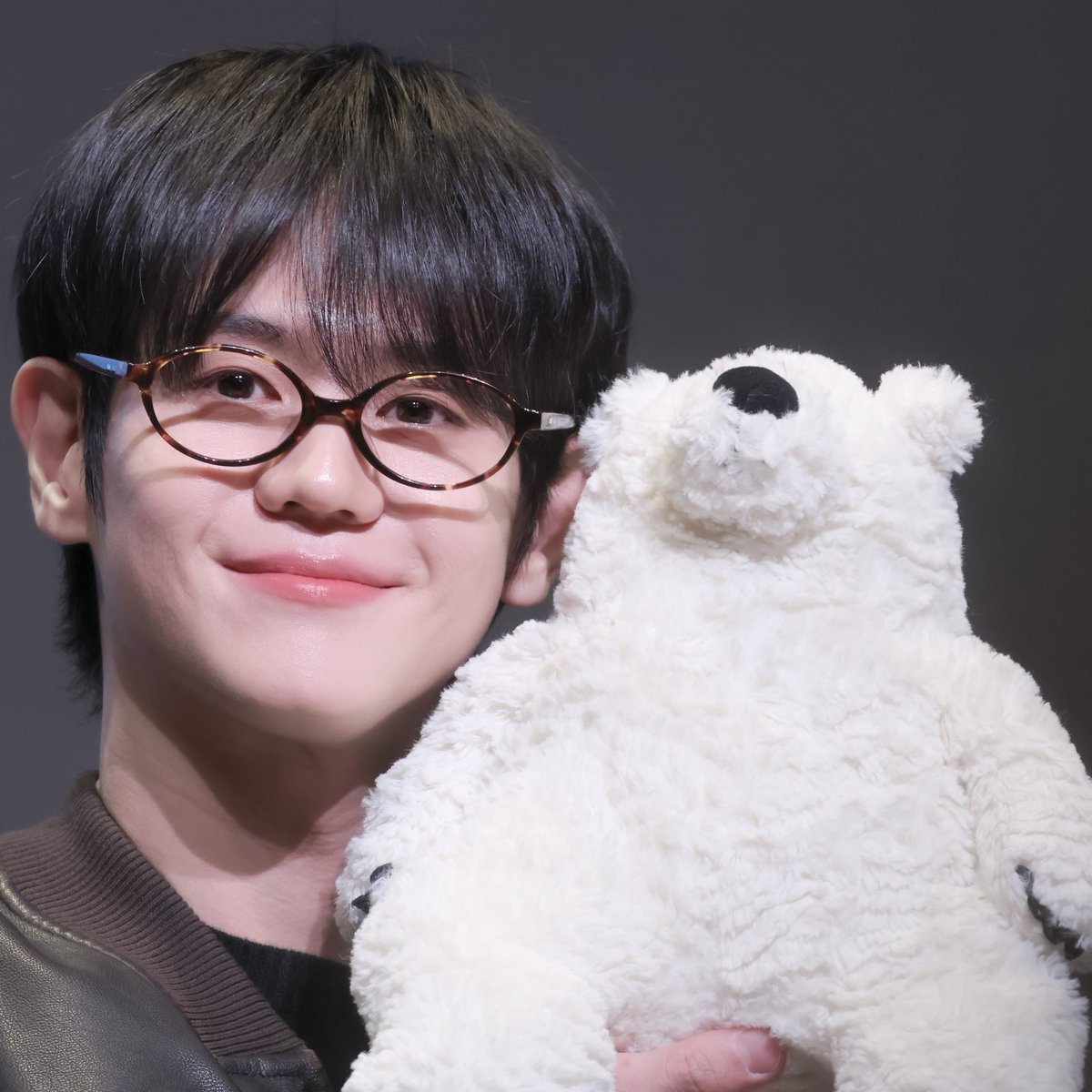 celeb_wish_list's tweet photo. ❏ WHO : #Highlight #하이라이트 #양요섭
❏ WHERE : 팬사인회
❏ BRAND : #MUUT #뭍
❏ ITEM : G.LAB 08 C10DM
❏ 출처 : 팬 X lamite105, q0v0p_0105 https://t.co/VDN3gNFWf5