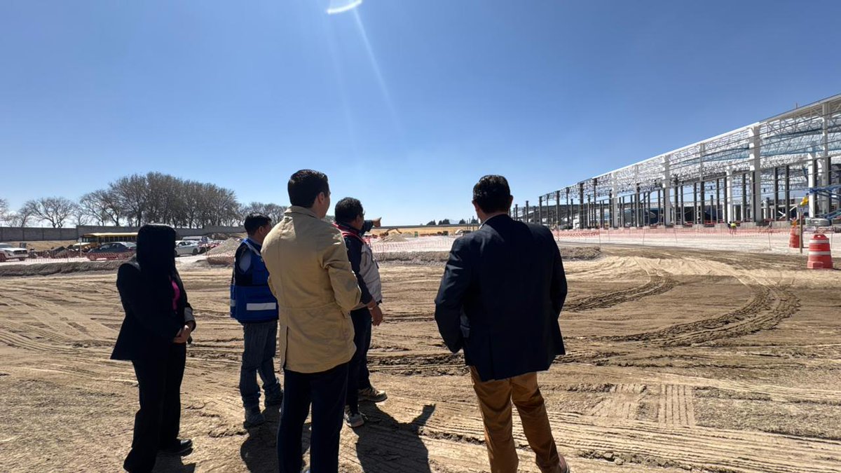 SEDECO_TLAXCALA's tweet photo. 🚧🤝 Supervisión al CEDIS de Walmart en Huamantla.

El titular de SEDECO, @JavierMarCal, recorrió la obra para constatar avances y garantizar un desarrollo ordenado y seguro. 🏗️📈

Más inversión, más confianza y más crecimiento para Tlaxcala. ✨

 #Sedeco #Huamantla #Marroquín https://t.co/hsgnHHZkki