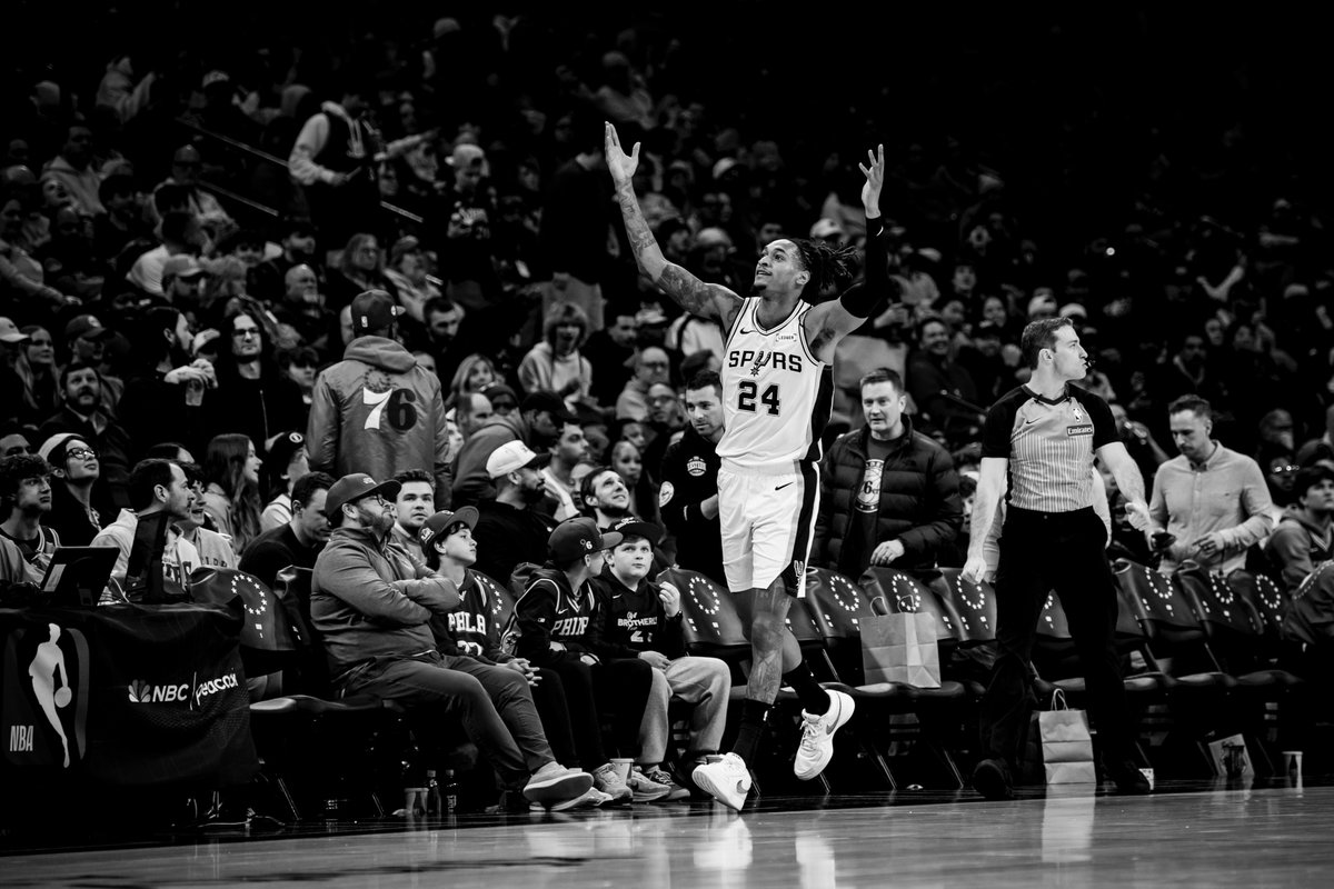 SAS 113, PHI 64 heading to the fourth!
How we feelin' Spurs fam?