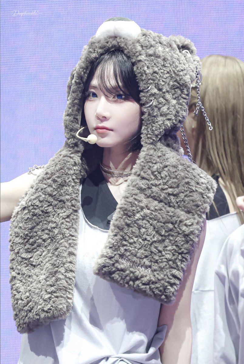 naky as cats 🐈‍⬛ tweet media