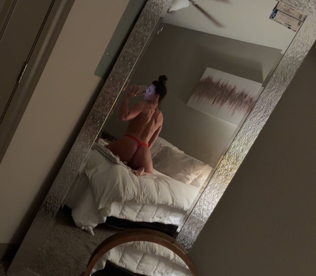 Katie Beth 🍑💋 tweet media