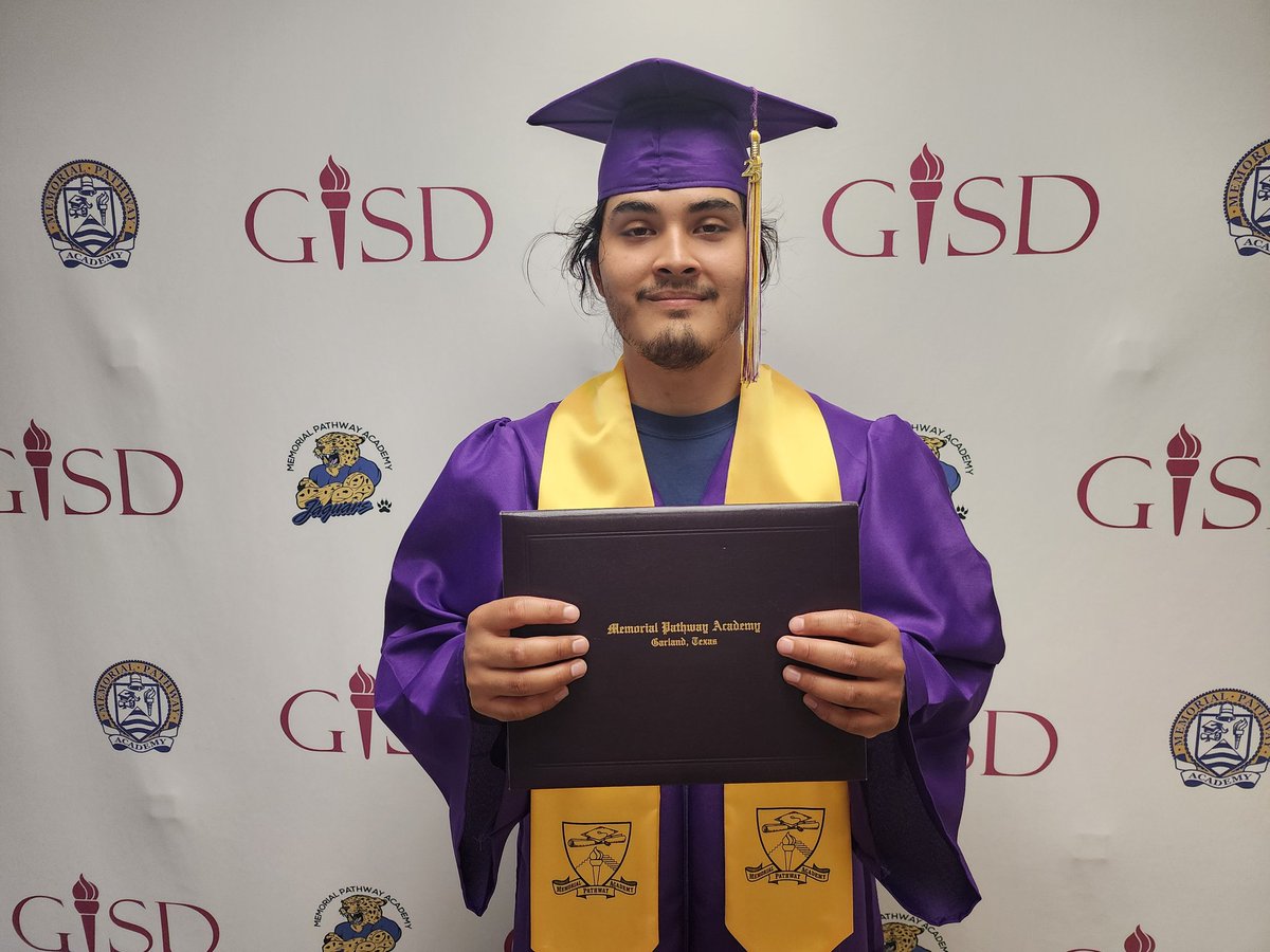 MPA_GOJAGUARS's tweet photo. #MPAJAGS
presents our proud
GRADUATE C/0 2026
Aurelio Martinez III (26)
We are so proud of you.
Keep being a role model in your community, with your family and at MPA!
#LIVEYOURDREAMS #GRADUATE #GOALSETTER #GANAS #OVERCOMEOBSTACLES #GOCONQUER #LIGHTHOUSE https://t.co/jiaYBOL3px
