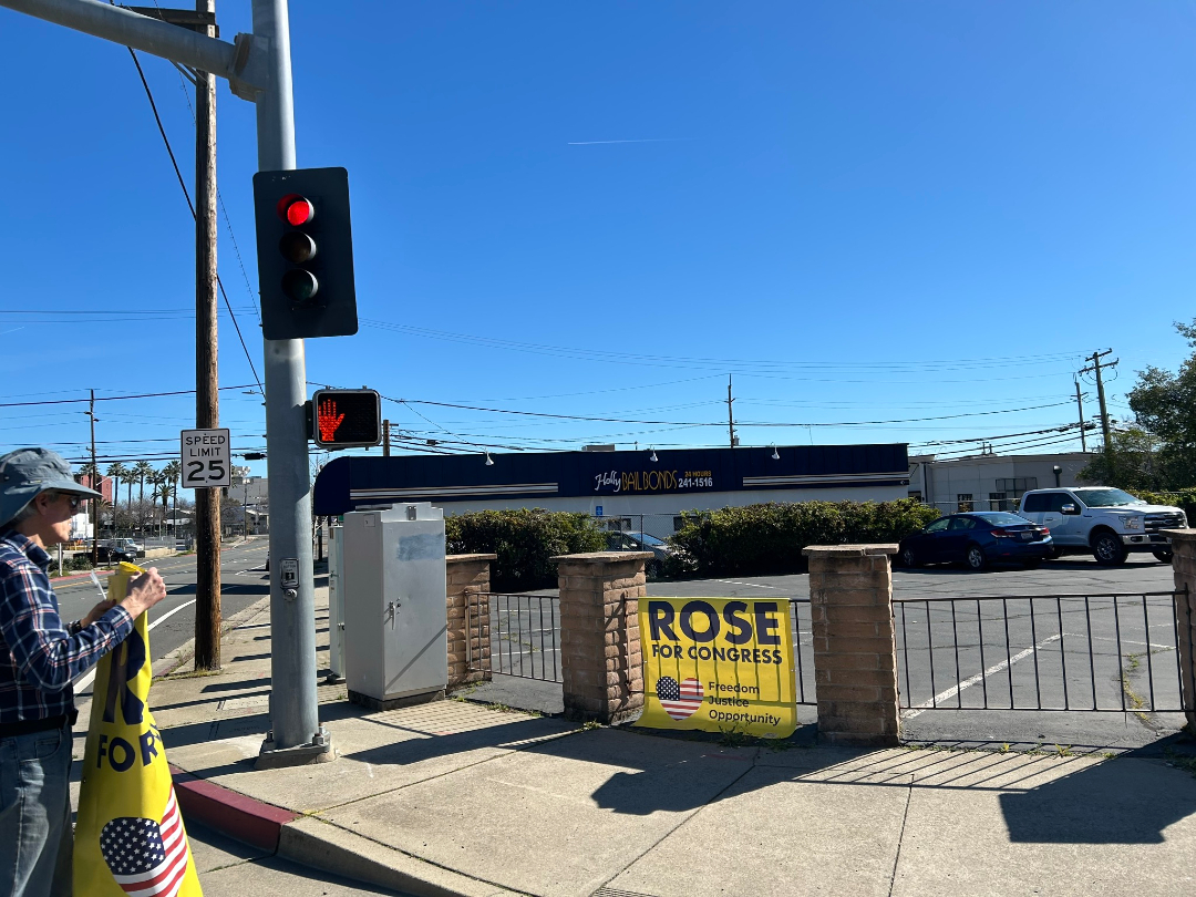RosePenelopeYee's tweet photo. Spotted in the wild 👀

Rose for Congress banners appearing across California’s 2nd Congressional District thanks to amazing volunteers and supporters.

People-powered campaigns start in our communities.

#PickRose #CA02 https://t.co/LUVlisPJ69