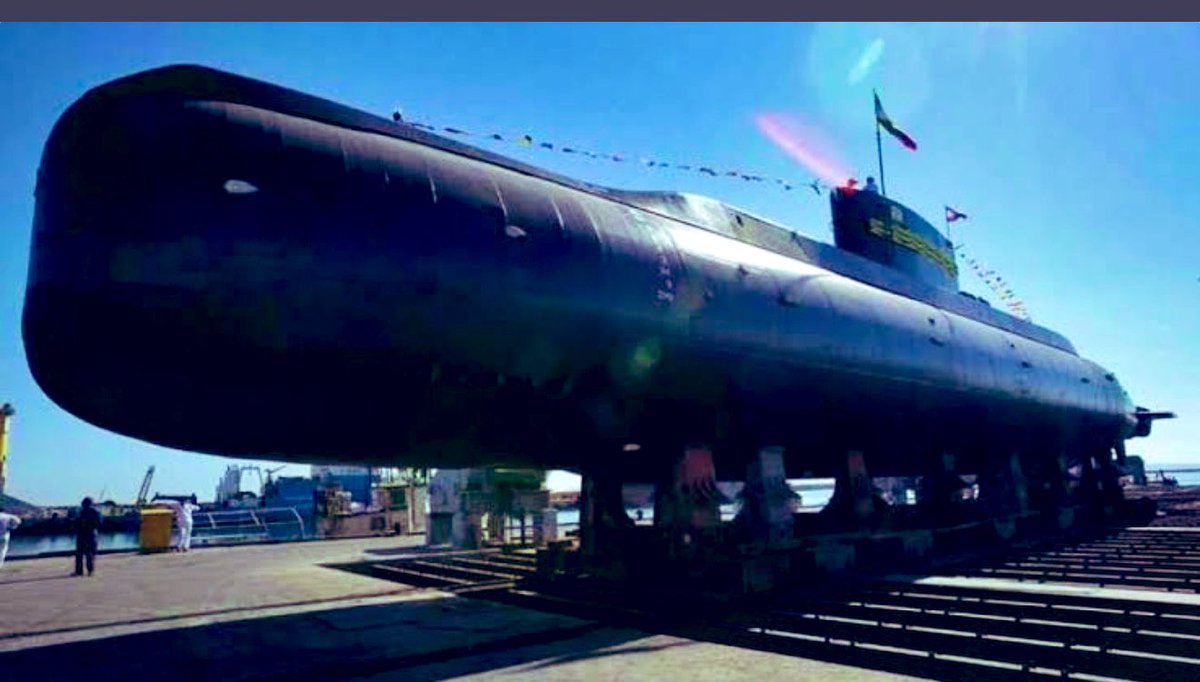 🇺🇸🇮🇷 ¡CONFIRMADO!  
Estados Unidos acaba de ANIQUILAR el orgullo del régimen iraní: el submarino IRIS Fateh, su buque más avanzado y temido bajo el agua, ahora yace en el fondo del golfo.  
El régimen de los ayatolás se desmorona en directo ante el mundo entero.  
No hay