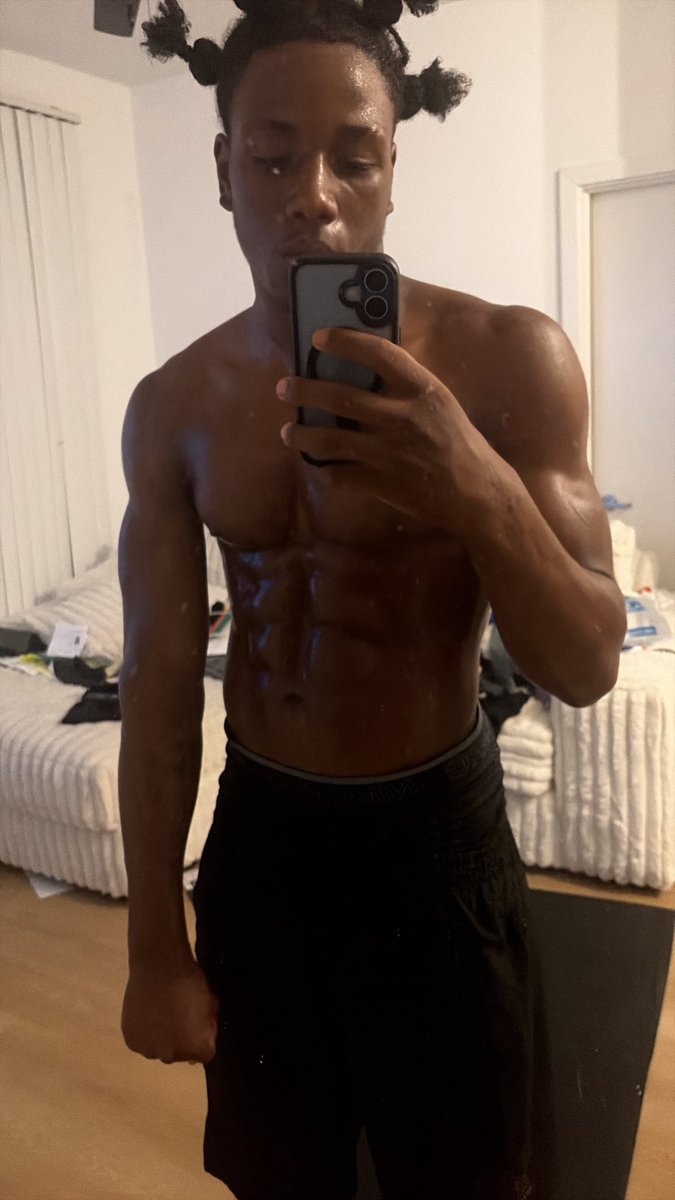 KamariW09's tweet photo. don’t think just because i’m not posting i’m not working. “working in the light don’t prove nothing what you do in the dark makes ur character”-Kamari Williams https://t.co/jGIGcMxUyL
