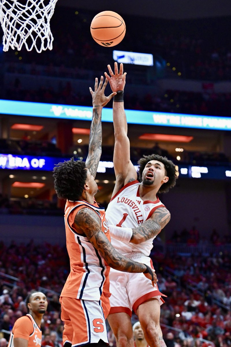 gamaka's tweet photo. J’Vonne Hadley. Photo ©Gail Kamenish @gamaka #UofLRivals/On3 @LouisvilleMBB  @804derm @GoCards #L1C4 #gocards #TheVille #CardNation #ACC #NCAA https://t.co/WtAhXVTzAn