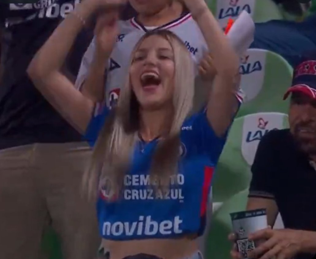 diegooc1_'s tweet image. Cruzazulina promedio // La pumista más guapa