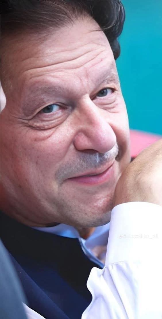 یا اللہ عمران خان کی آنکھوں کے نور کو سلامت رکھنا آمین یا اللہ امت مسلمہ کے لیڈر کی حفاظت فرما آمین 🤲