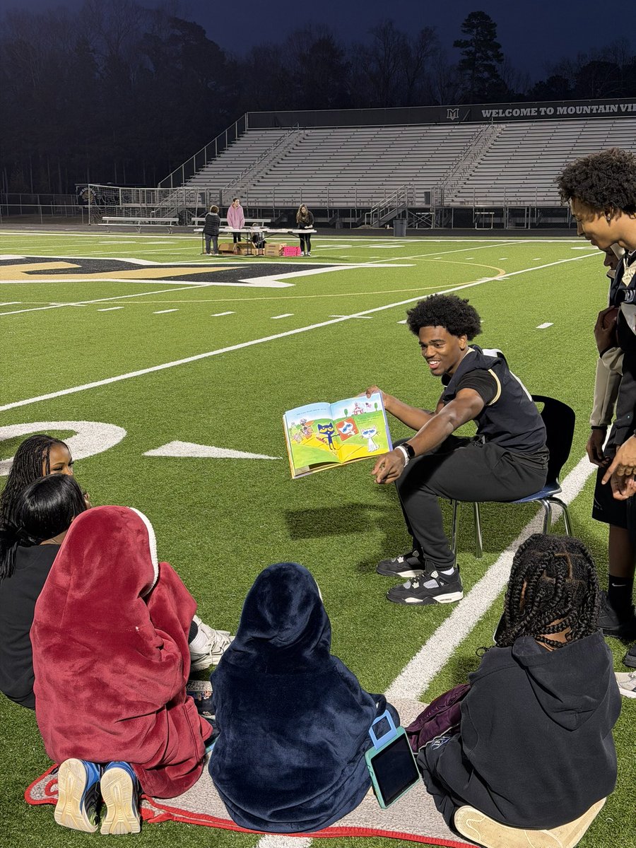 Mountain View Bears Football tweet media