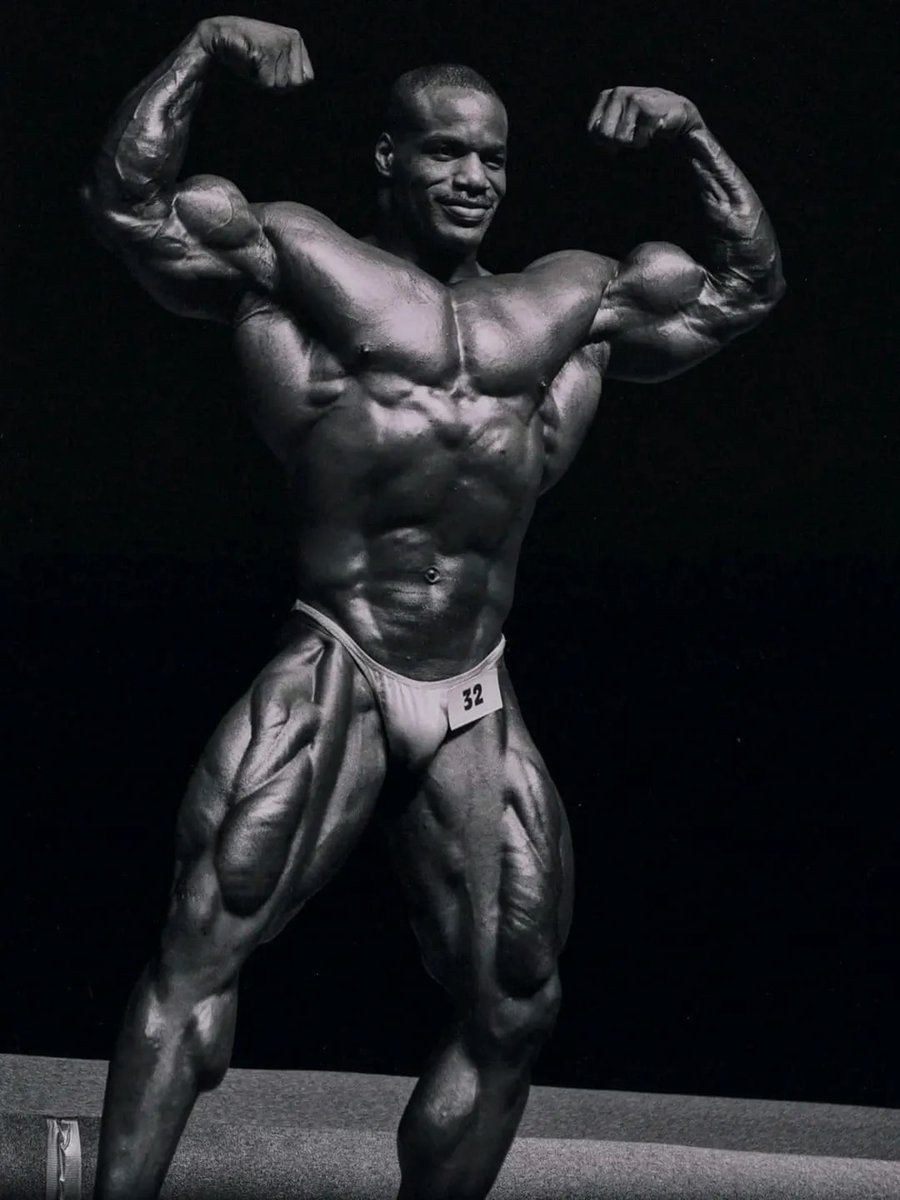AnarchyMuscles's tweet photo. Chris Cormier , one of the best aesthetic, and most beautiful balanced bodybuilders.
Drop your thoughts🤔💭 https://t.co/B92em9Dx4a