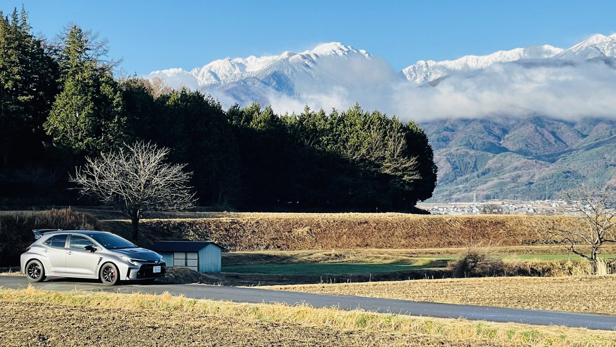 ktab1720's tweet photo. 今朝の中央アルプス🏔️とGRカローラ https://t.co/wQifPpmEfi