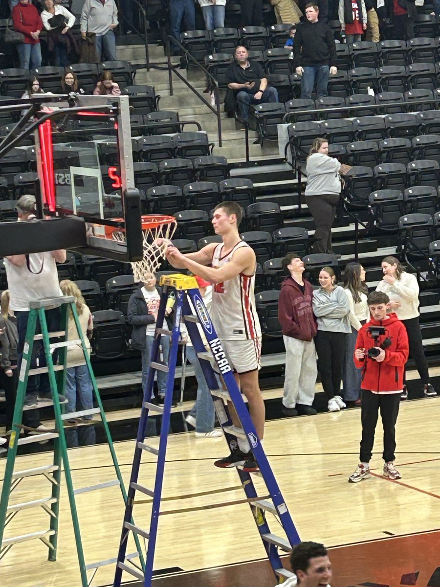twuthric's tweet photo. Congrats to the current @GraceBasketball &amp; former @NW_PantherBBall players on their conference title tonight ! https://t.co/Sy0LvdsbQP