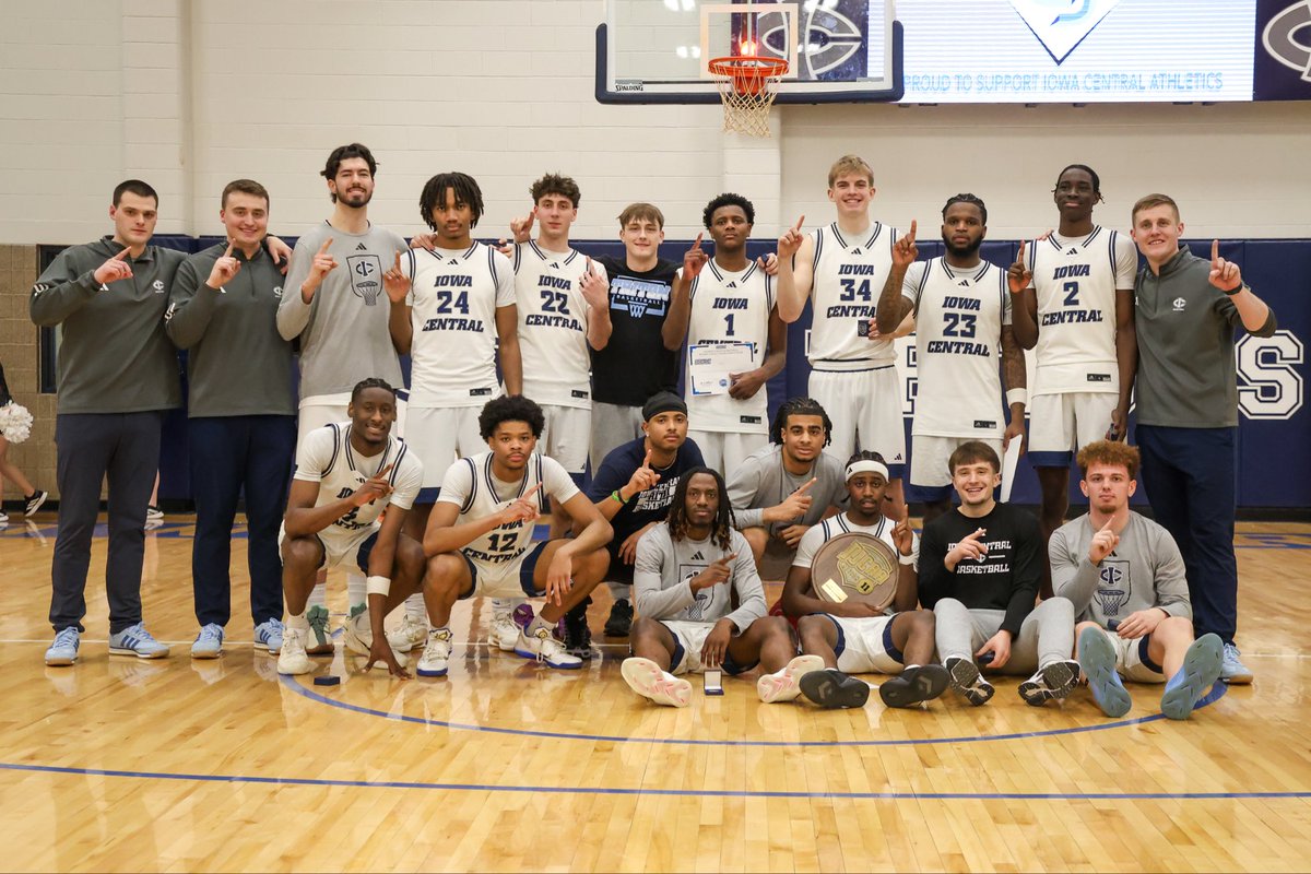iowacentralmbb's tweet photo. Final from Hodges. 

Iowa Central - 87
Ellsworth -86

#GoTritons 🔱🏀 https://t.co/V9qFOwBVxJ