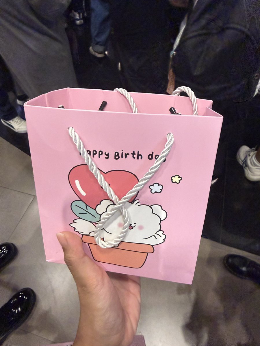 ถึงละฮะ ใครเห็นกระเป๋าติ่งไม่ตะโกนใบนี้สะกิดได้เลยยยยย

#GirlFromNowhereTheReset
#OFFROAD #offroadKTP #ออฟโรด