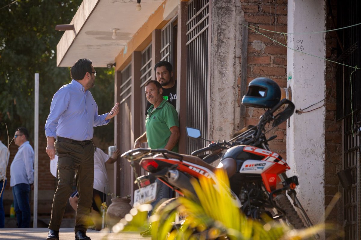 JuandDiosGamez's tweet photo. Hoy entregamos la calle #162 junto a las familias de la 𝗰𝗼𝗹𝗼𝗻𝗶𝗮 𝗛𝘂𝗶𝘇𝗮𝗰𝗵𝗲𝘀. 🧑‍🧑‍🧒🏘️ https://t.co/S5iwdp7dgM