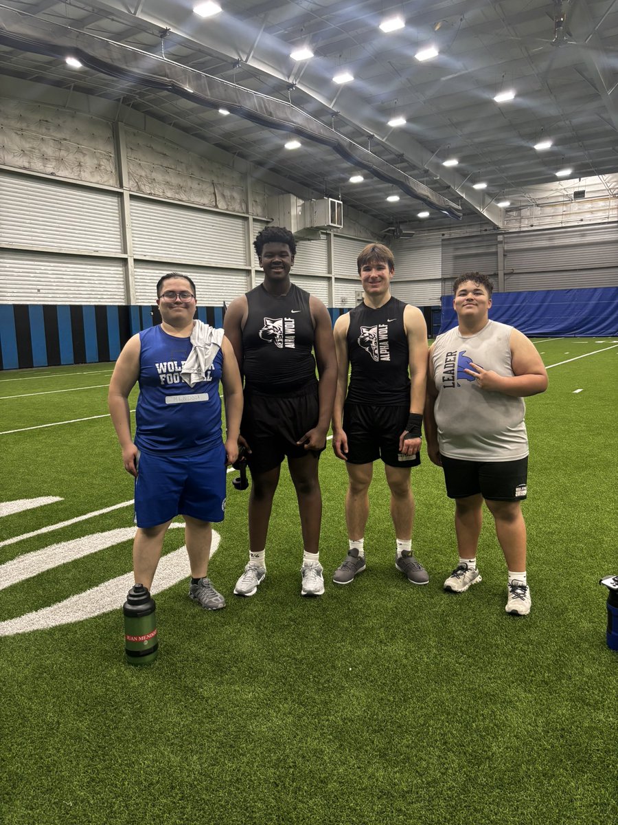 aray2027's tweet image. Good competition tonight at the Plano West powerlifting meet

Grateful for my teammates and the work we’re putting in this offseason‼️The grind continues. 🏋🏾

#AGTG #PlanoWest #OffseasonWork