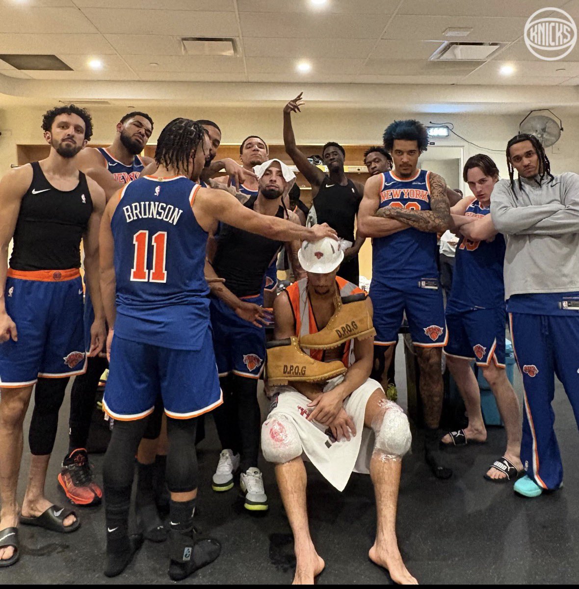 RealRareone100's tweet photo. That Knick energy is contagious https://t.co/WEcMcIDGEX