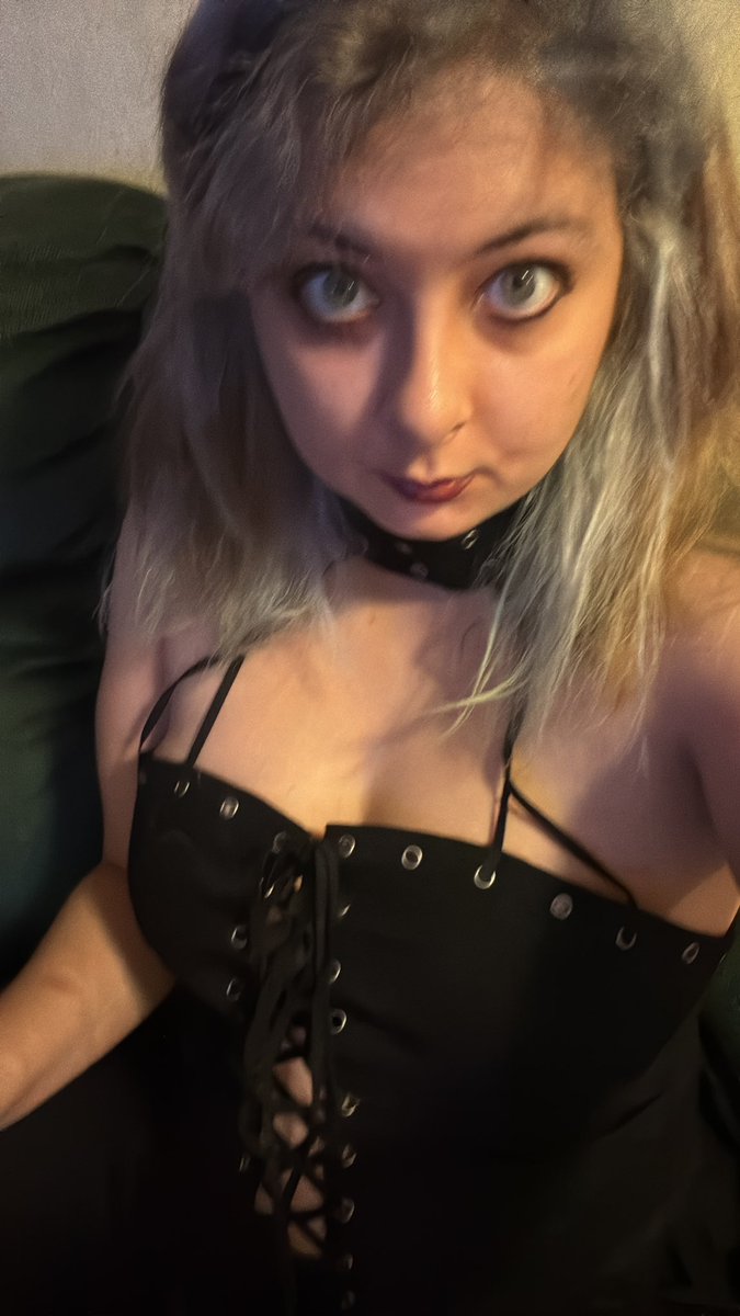 Emily B tweet media