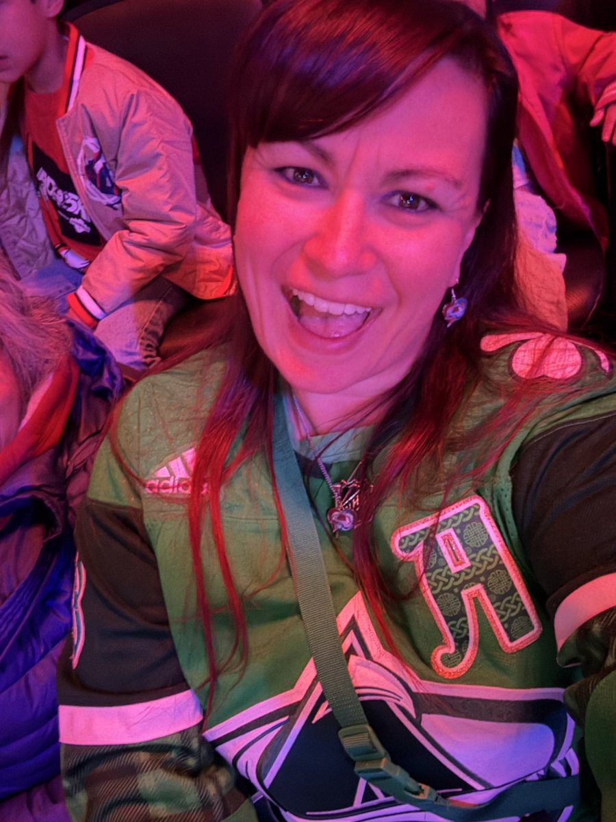 AvsAngelsChick tweet media