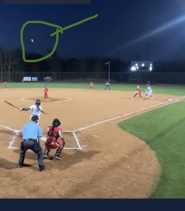 TyroneT96943240's tweet image. Off the plate!
In the other Batter’s Box!
Straight Away CF!
How is that Possible?!
HR
#4th
#usa
#chiponshoulder
#builtdifferent
#godsproperty