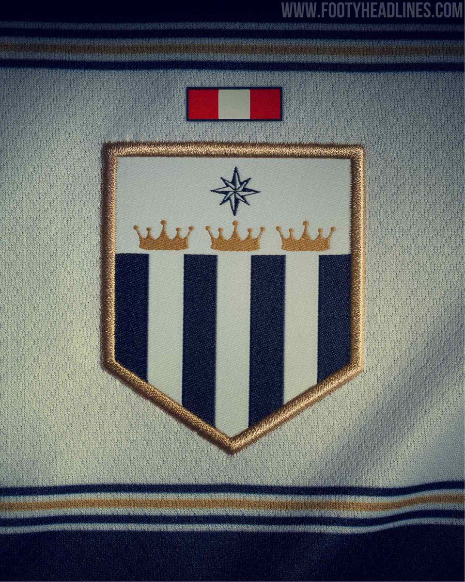 🔙✨ Instead of the modern logo, Nike and the club have opted to use a classic crest from 1927, which is heavily inspired by the historic coat of arms of the city of Lima.