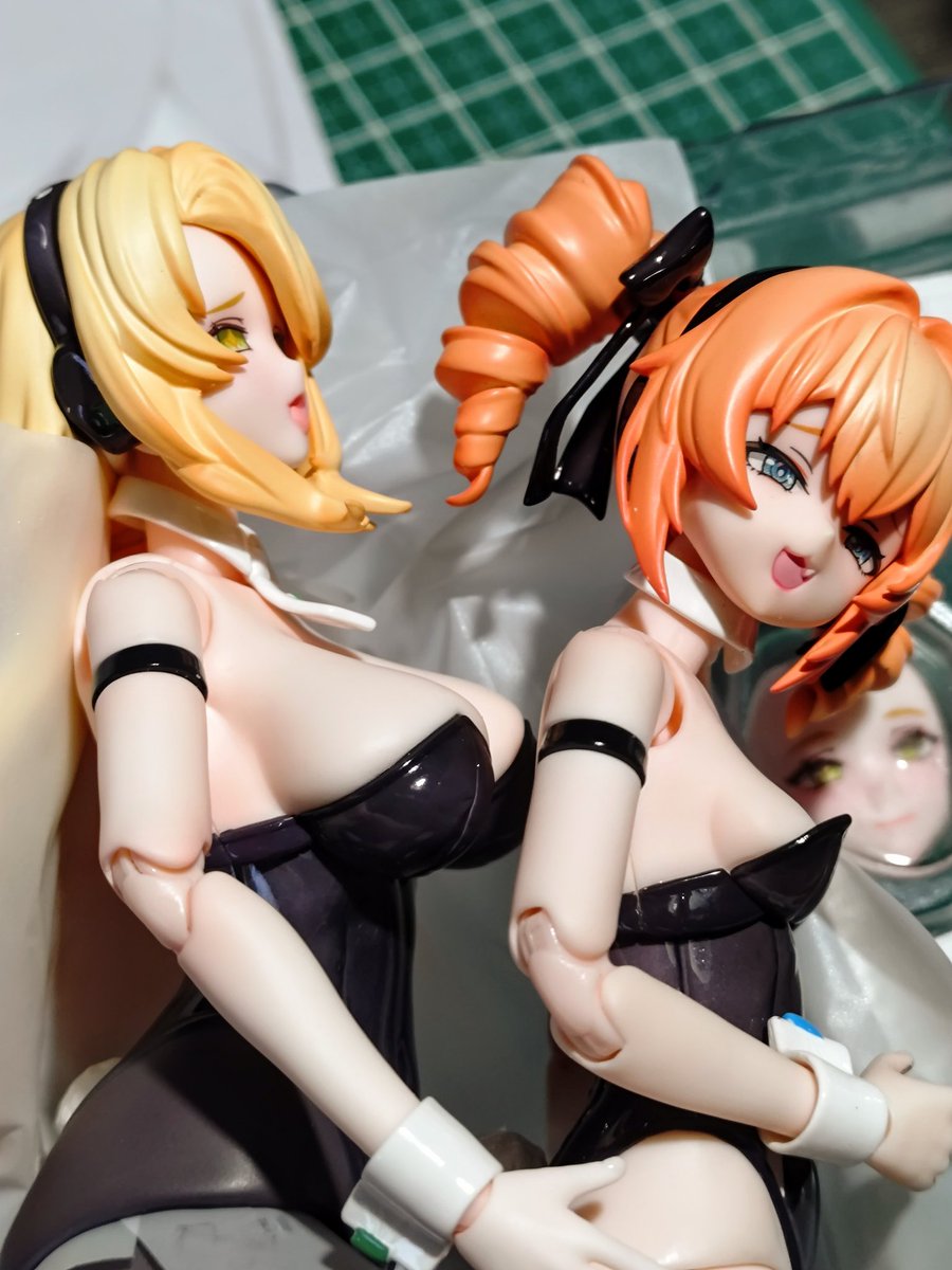 kishin153176's tweet photo. レオーニちゃんと比較するとエレーナちゃんはπもk2もTaWaWa!!
けっこう身長差もあります。#ERENA #GuardianERENA #溯行Sushing #武装バニー #BunnyRapidActionSquad #Guardianエレーナ #エレーナ #レオーニ https://t.co/NS75NXVHwy