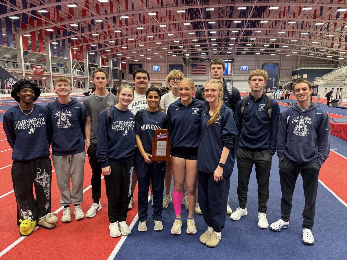 AbingdonXCTrack's tweet photo. All State Indoor Track Athletes:
~AJ (SP)-Not pictured: @winning state quarter final bball game
~Riley (55m/SP/300m)
~Avery (1000m/3200m)
~Muniba (PV)
~Maddie S (PV)
~Payton (300m)
~Bennett (1000m/1600m)
~Tyler (LJ/TJ)
~Lincoln (TJ)
~Glennel (TJ)
~Peyton (SP)
~Boys 4x800 relay https://t.co/mJ1gJTfC2S