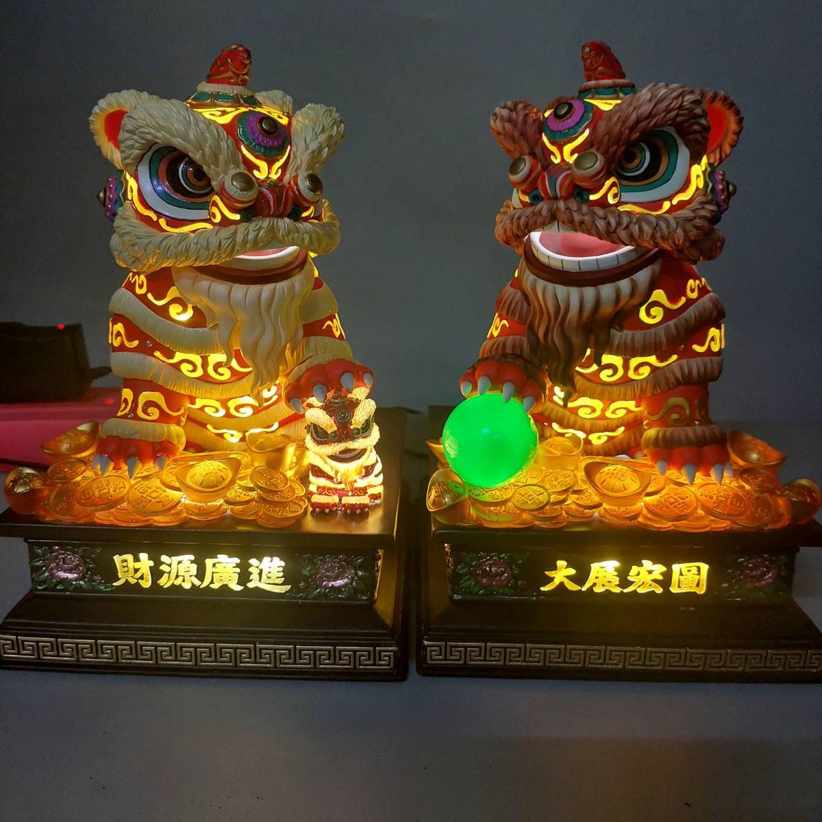 pro_fig's tweet photo. Husband and wife Lion for wealthy and Prosperity with lighting. For pre-order now. Interested contact me. #statue #lionwealth https://t.co/4giWWWFzFA
