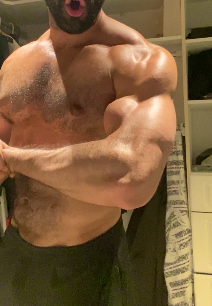 Muscle Master Kevin tweet media