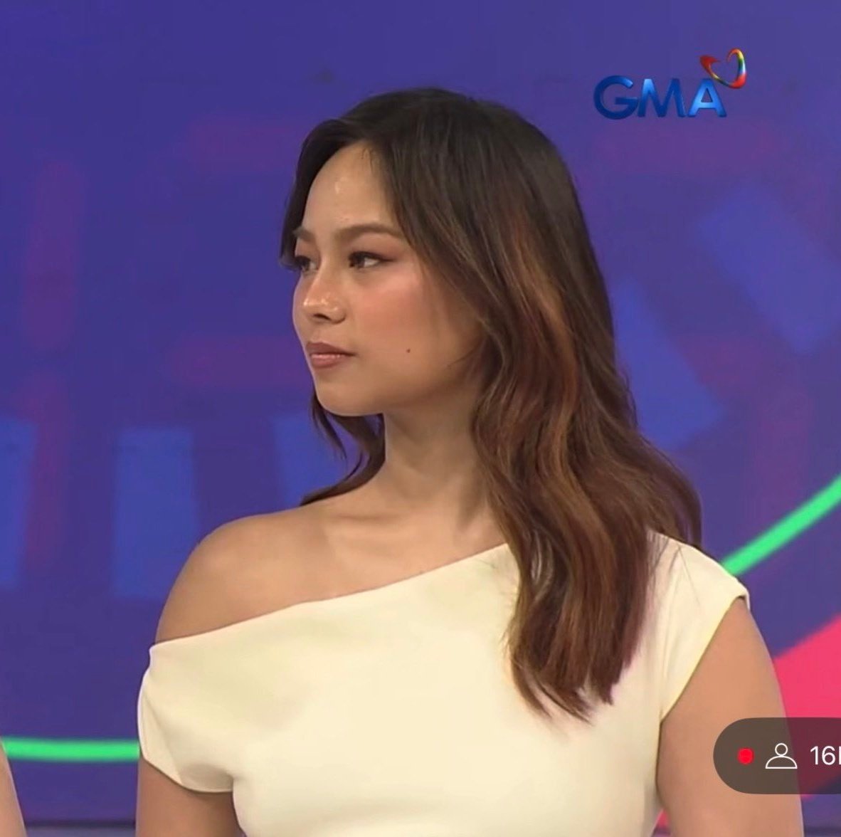 her side profile is so lethal damn

LELLA ON TIKTOCLOCK