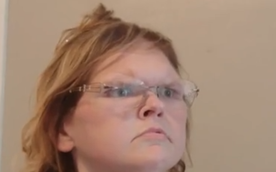 nice_nick187's tweet photo. This lady is problly the rudest person I ever seen on television. Just acts like everything bothers them. When they literally don't gotta do nothing on a daily basis. Imagine getting married and someone stares at you like this. #1000lbSisters #myomy #godbless #welcometoamerica. https://t.co/TjNglVAdzF