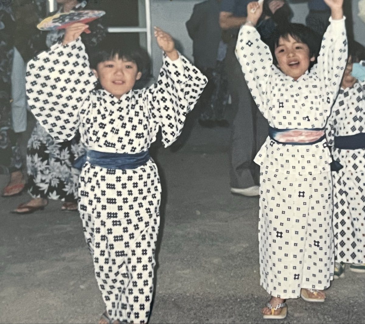 今日からまた前だけ向いて歩いていくよ。 ⁡ 本当に小さな頃どこに行く